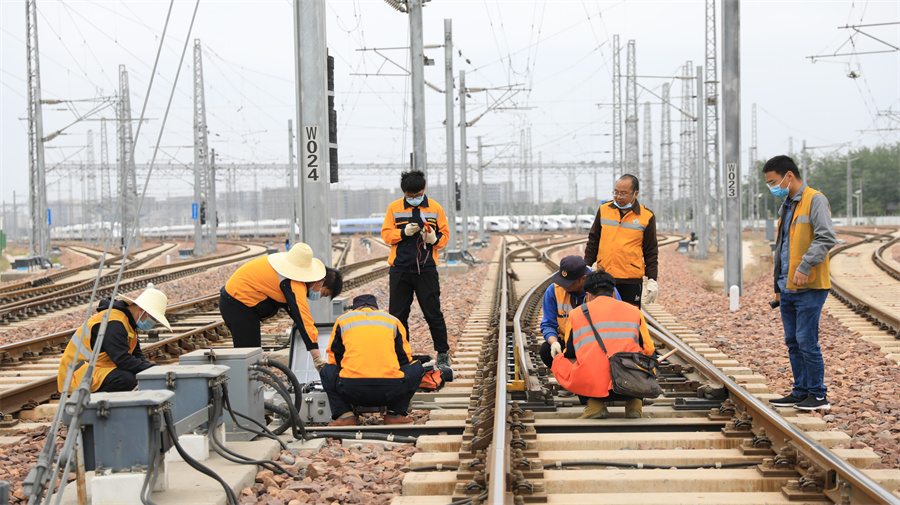 郑州高铁基础设施段：打造优质可靠设备护航春运
