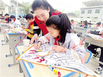 郑州慈善总会“爱心手工”项目助力“幸福家园”工程
