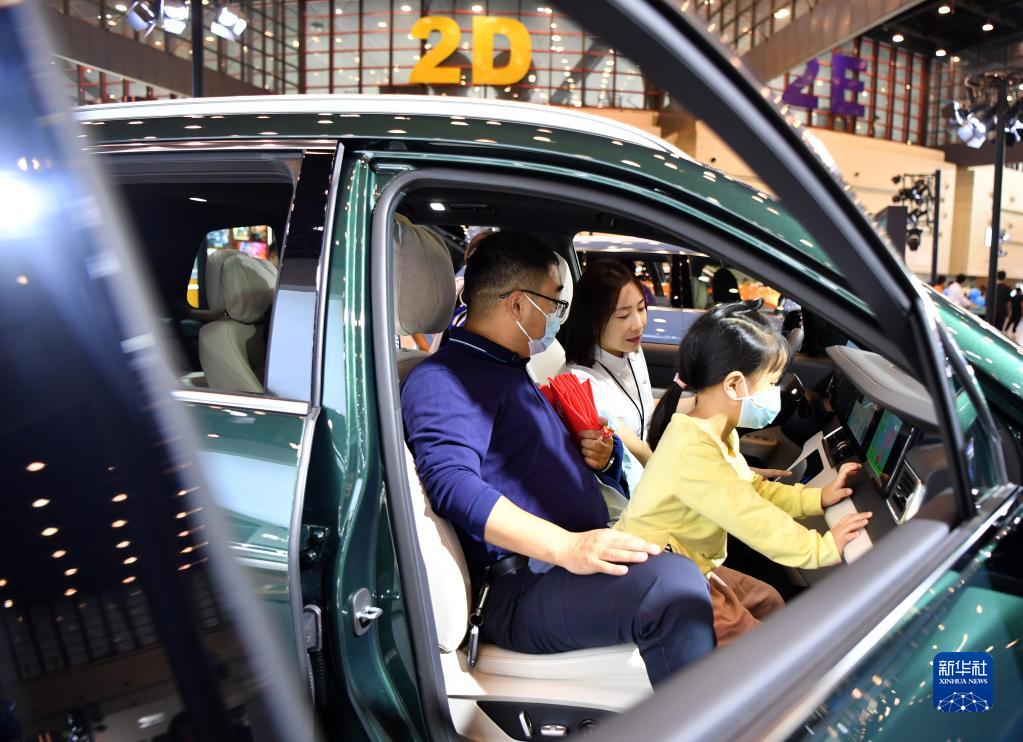 郑州:国庆假期逛车展