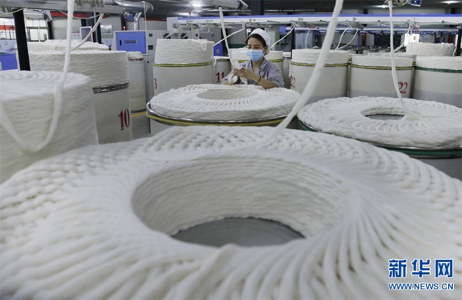 开封市尉氏县：纺织业成当地特色产业 吸引外出打工者回乡就业