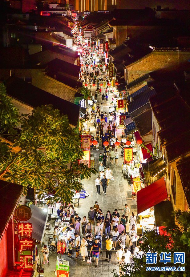 河南洛阳：古城“夜经济”升温