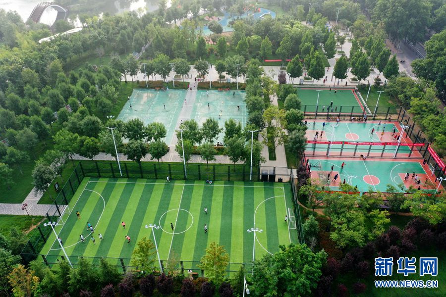 河南温县：体育公园健身热