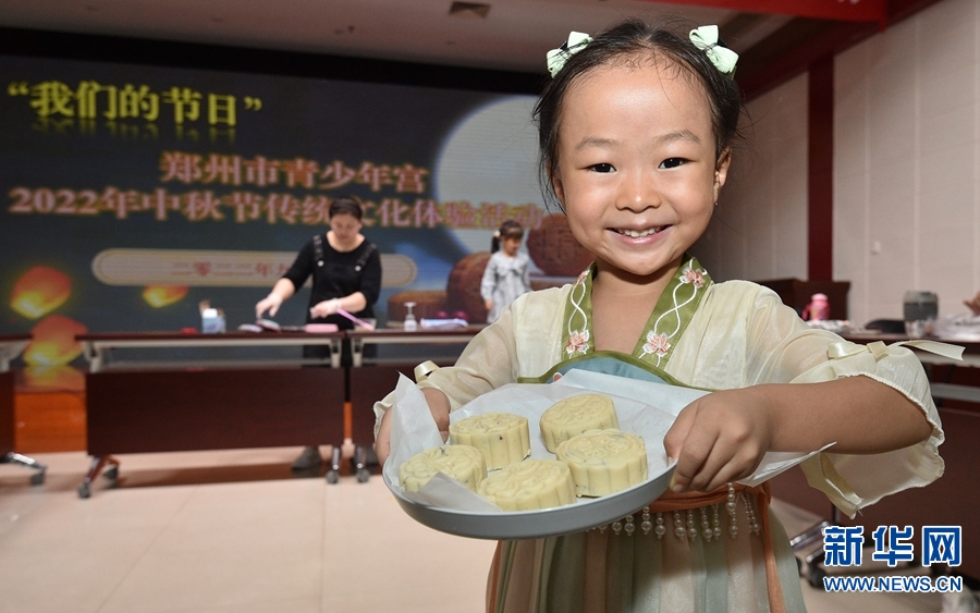 河南郑州：特别“礼物”感师恩