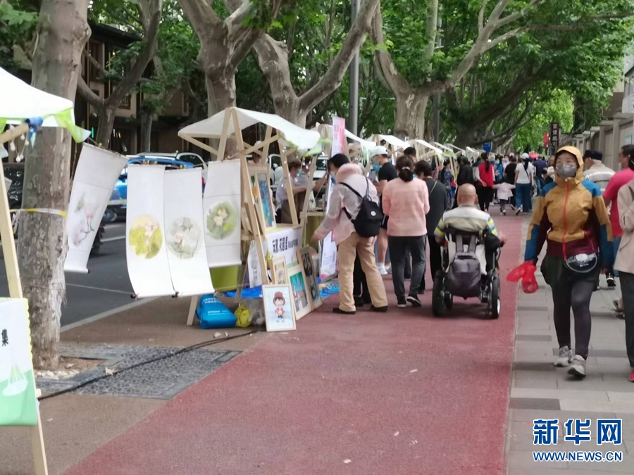 郑州：文化市集摆街头