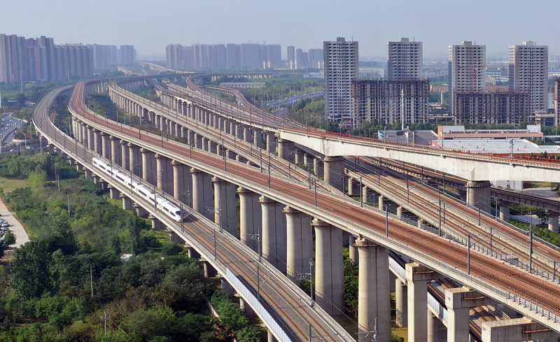 千里郑渝一“线”牵——郑渝高铁为中西部发展“加速”