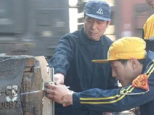焦作车辆段开展“学业务、练硬功、提素质”活动
